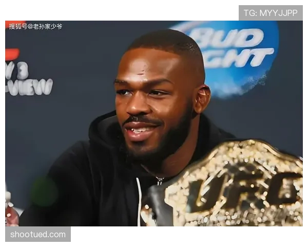 乔恩·琼斯这生活真不像顶级拳王，钱包鼓但早餐居然只喝水？