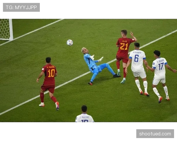 佩德里与奥尔莫进攻组织能力差异及其战术角色解析